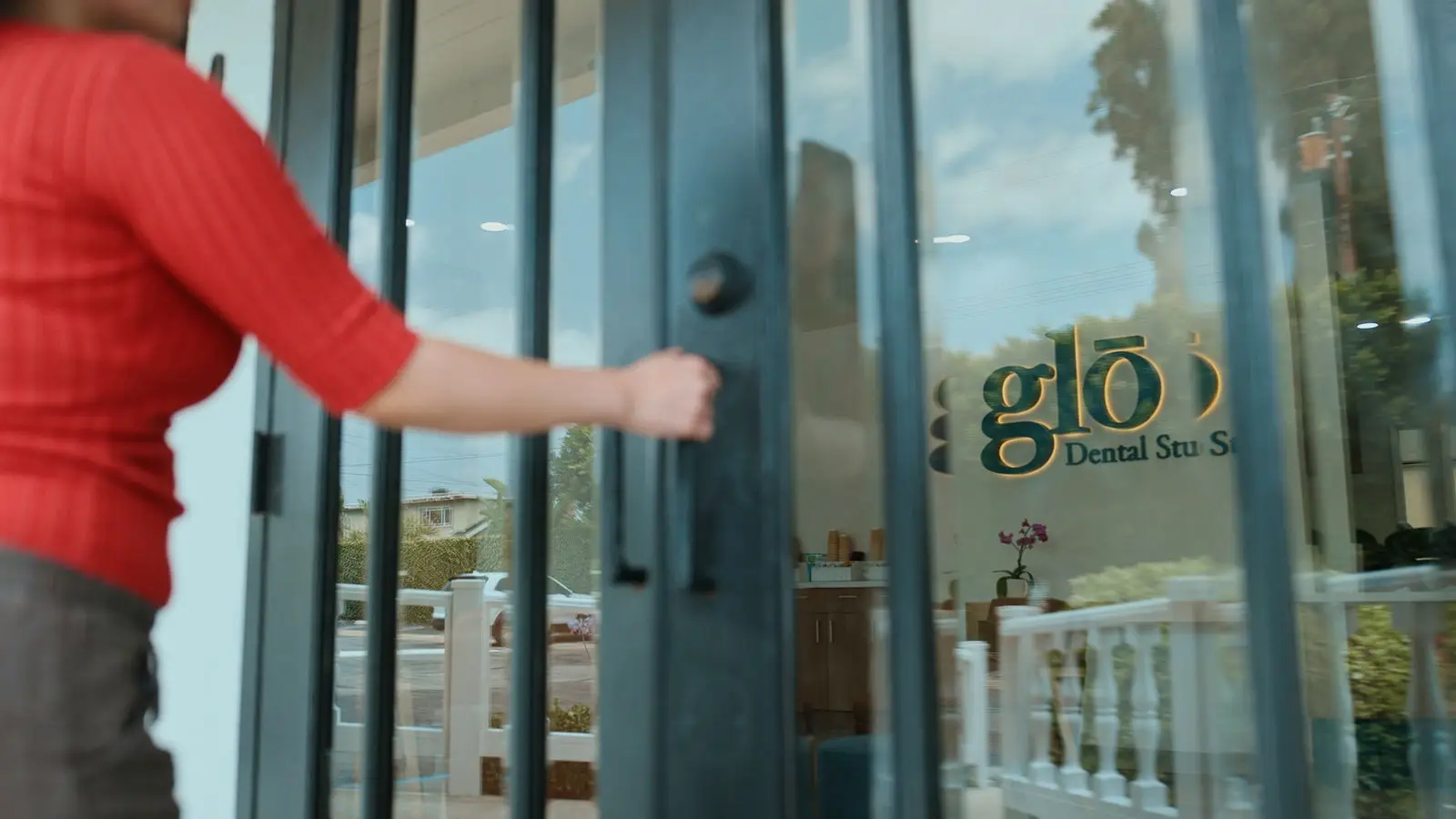 Patient arriving at Glo Dental Studio